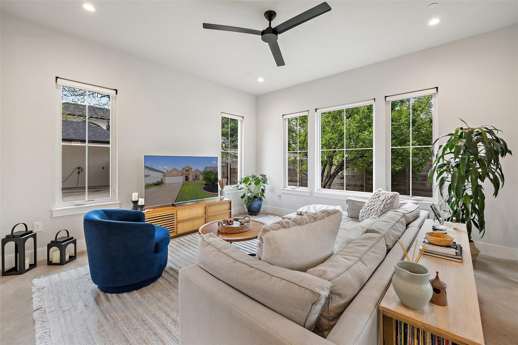 1504 Ruth Ave - Photo 3