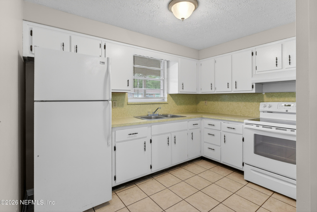4257 Packard Drive - Photo 10