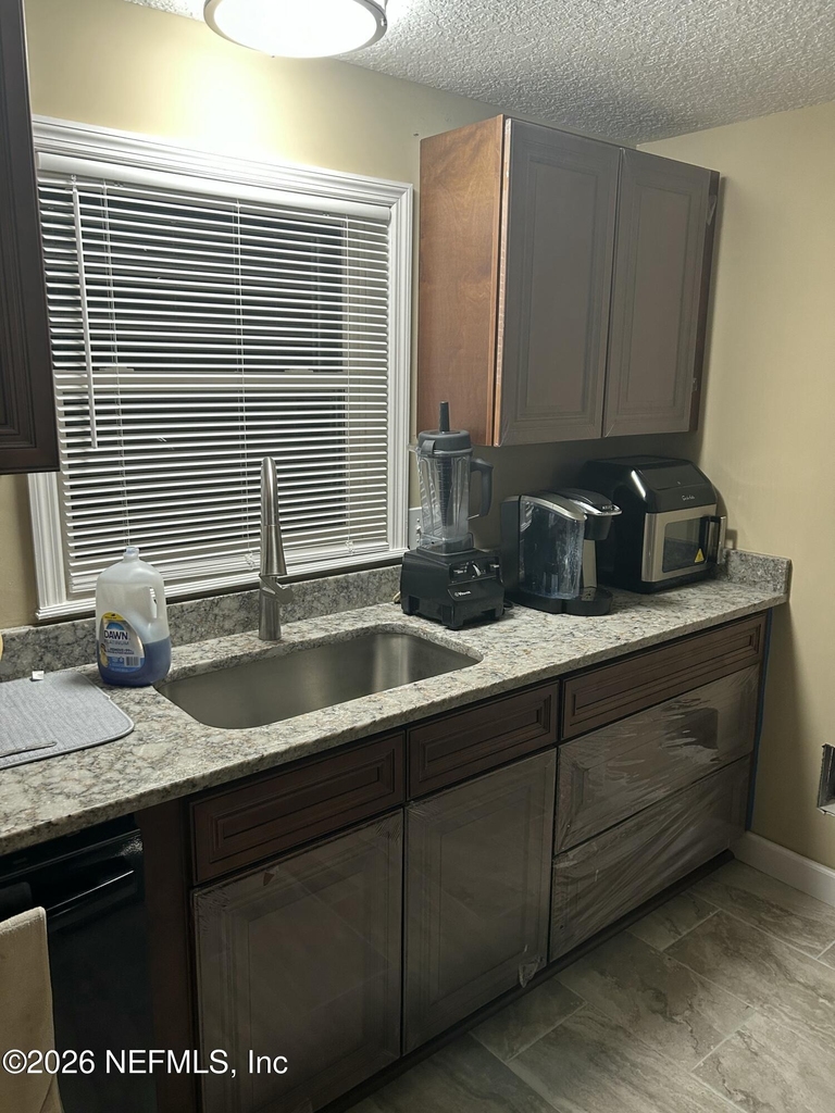 294 Lee Drive - Photo 4