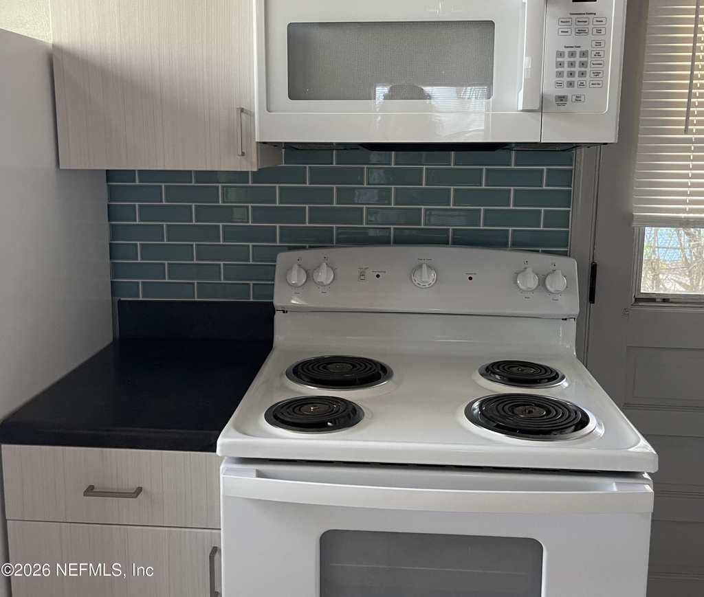 530 Myra Street - Photo 9