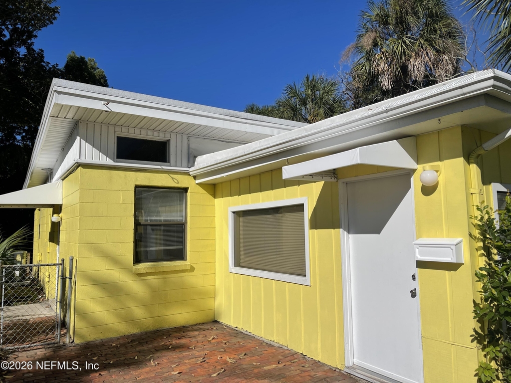 530 Myra Street - Photo 1