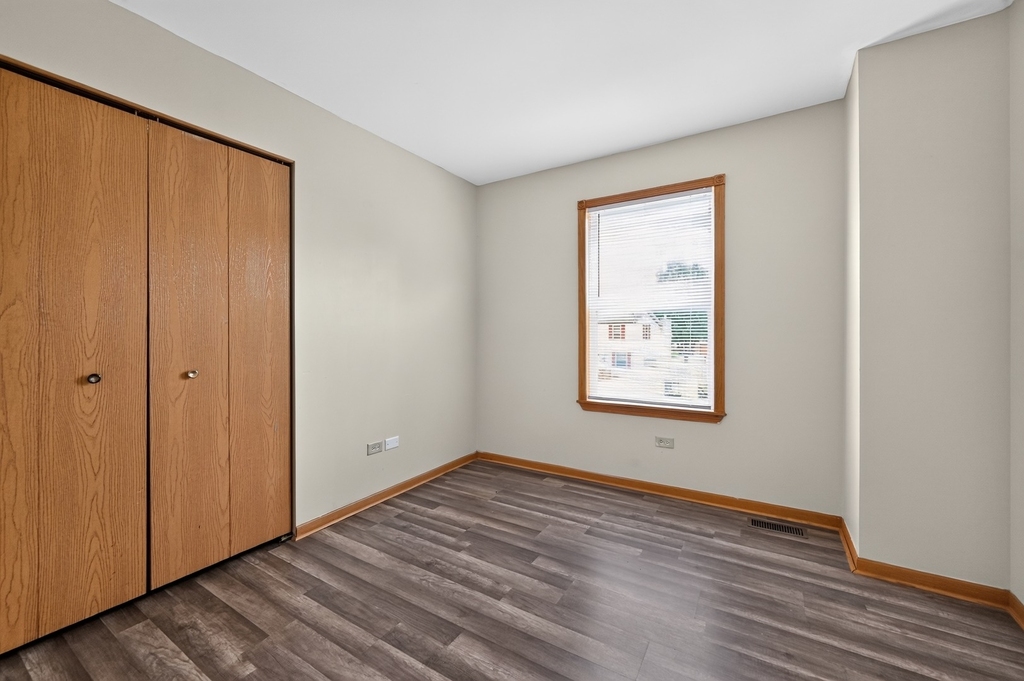 1301 Brookfield Drive - Photo 16