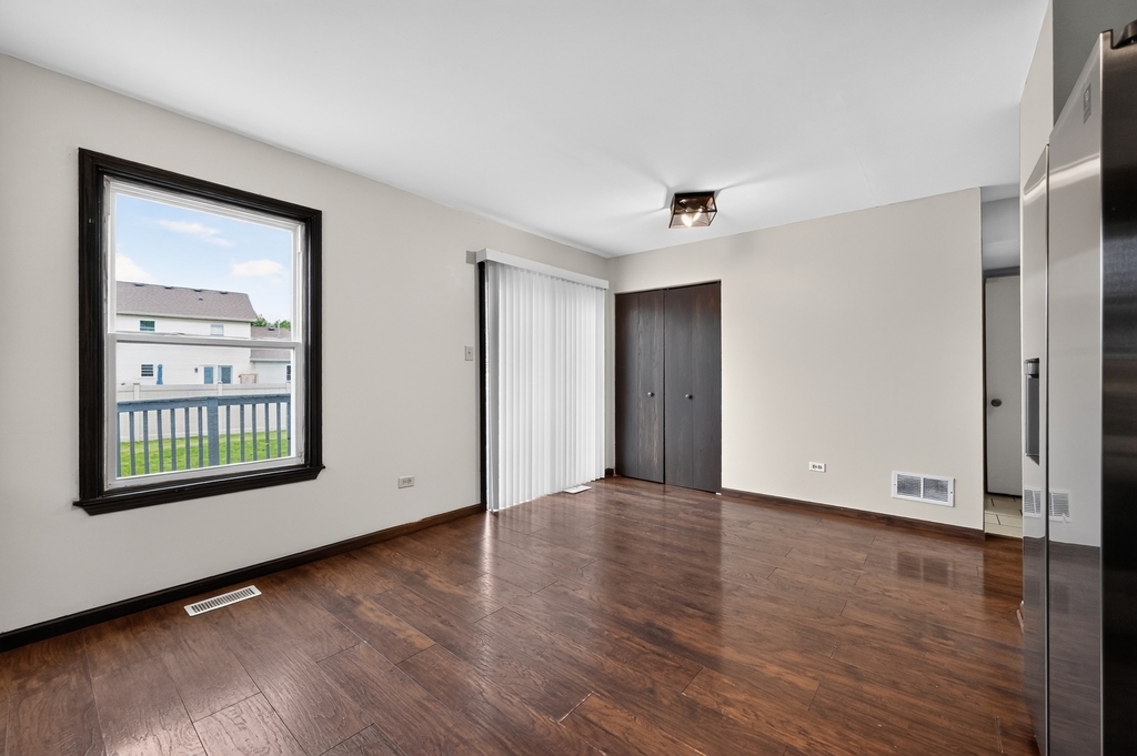 1301 Brookfield Drive - Photo 7