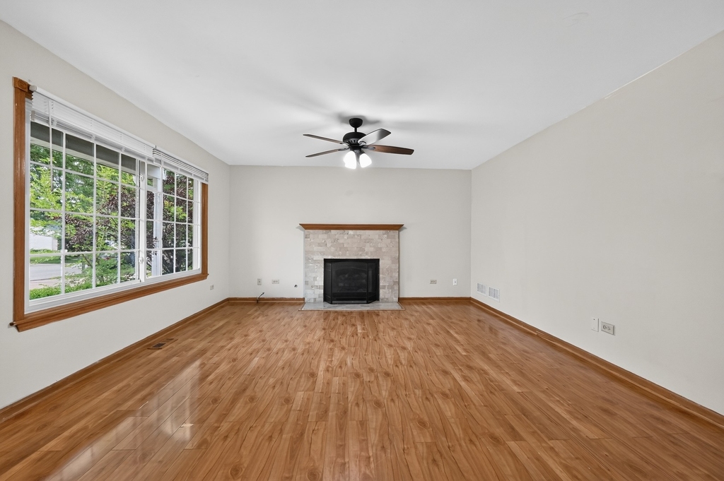 1301 Brookfield Drive - Photo 2