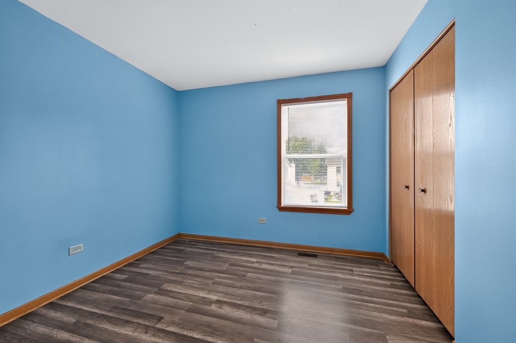 1301 Brookfield Drive - Photo 12