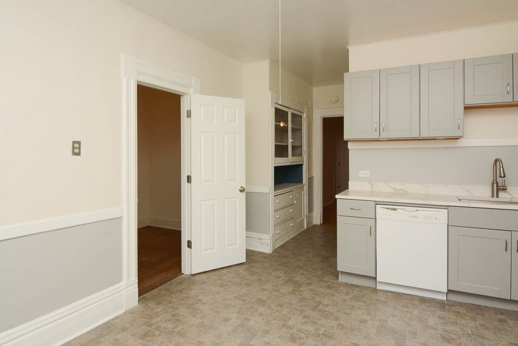 3426 N Lincoln Avenue - Photo 3
