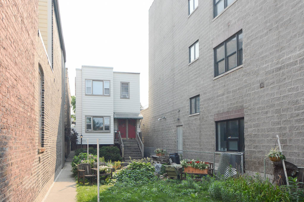 3426 N Lincoln Avenue - Photo 0