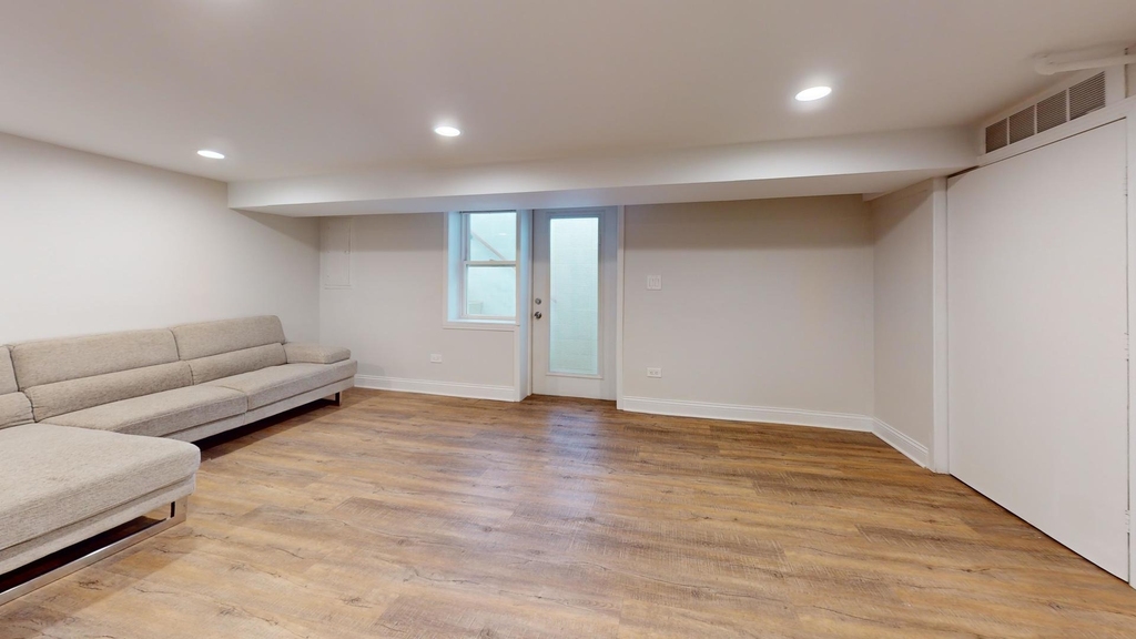 4635 W Peterson Avenue - Photo 20
