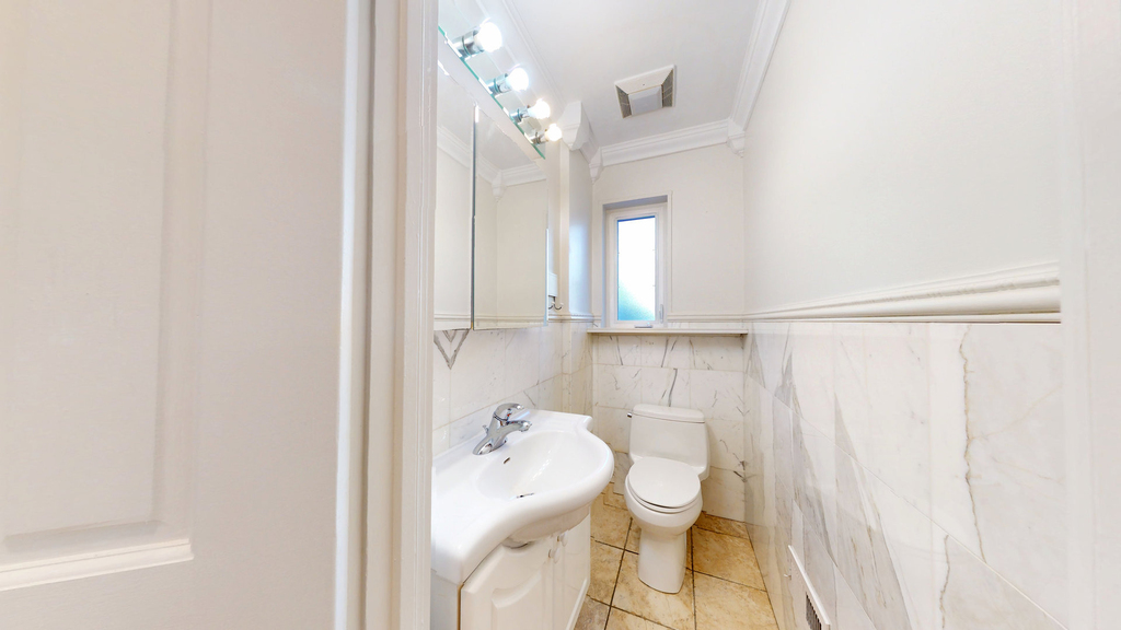 4635 W Peterson Avenue - Photo 16