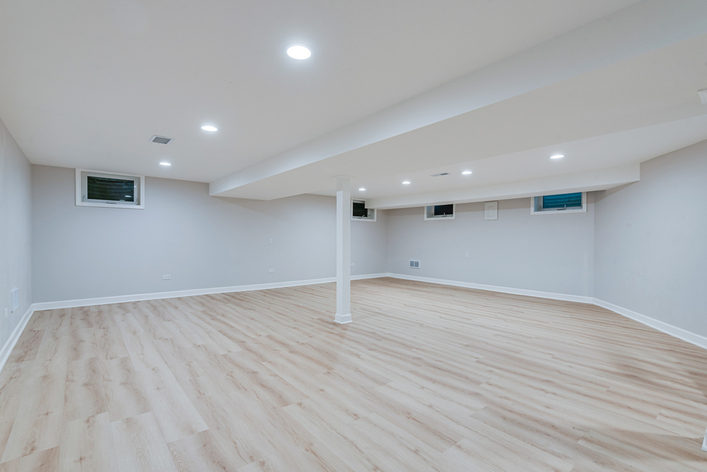 7330 N Kilbourn Avenue - Photo 15