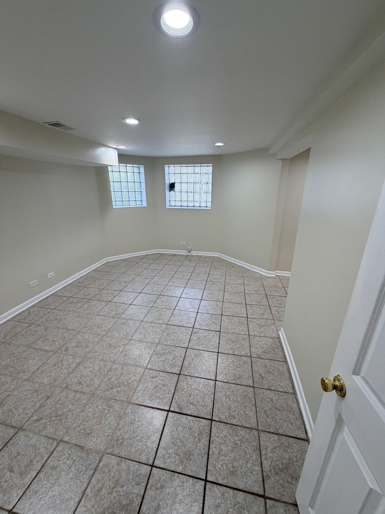 1455 N Washtenaw Avenue - Photo 13