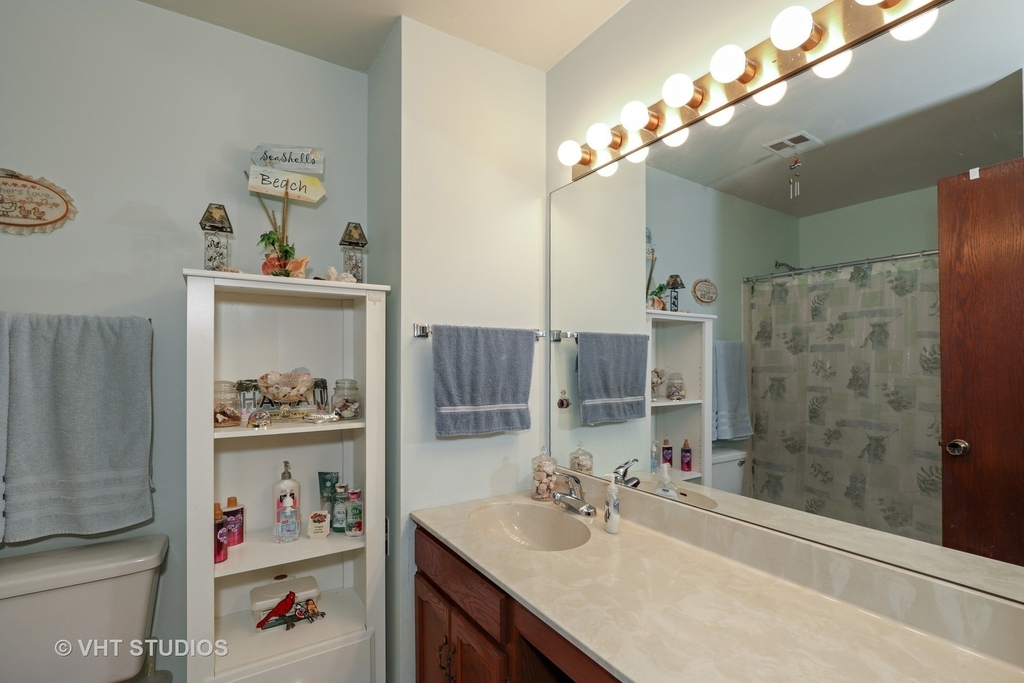 1162 Sandhurst Drive - Photo 14