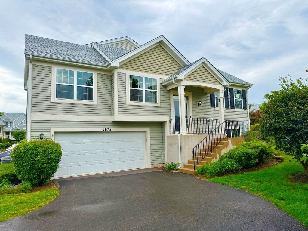1678 Windward Drive - Photo 0