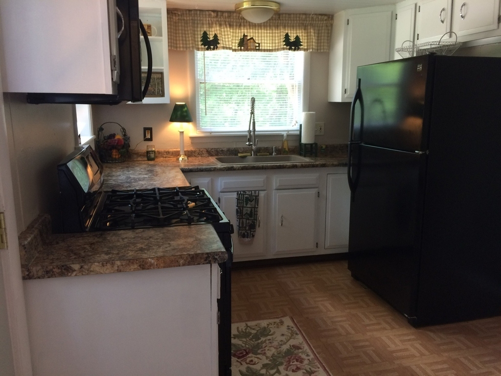 718 Three Oaks Road - Photo 5
