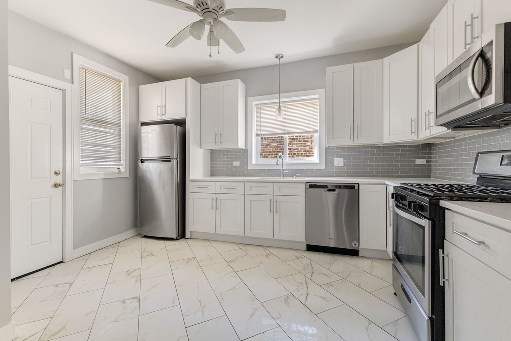 8139 S Sangamon Street - Photo 12