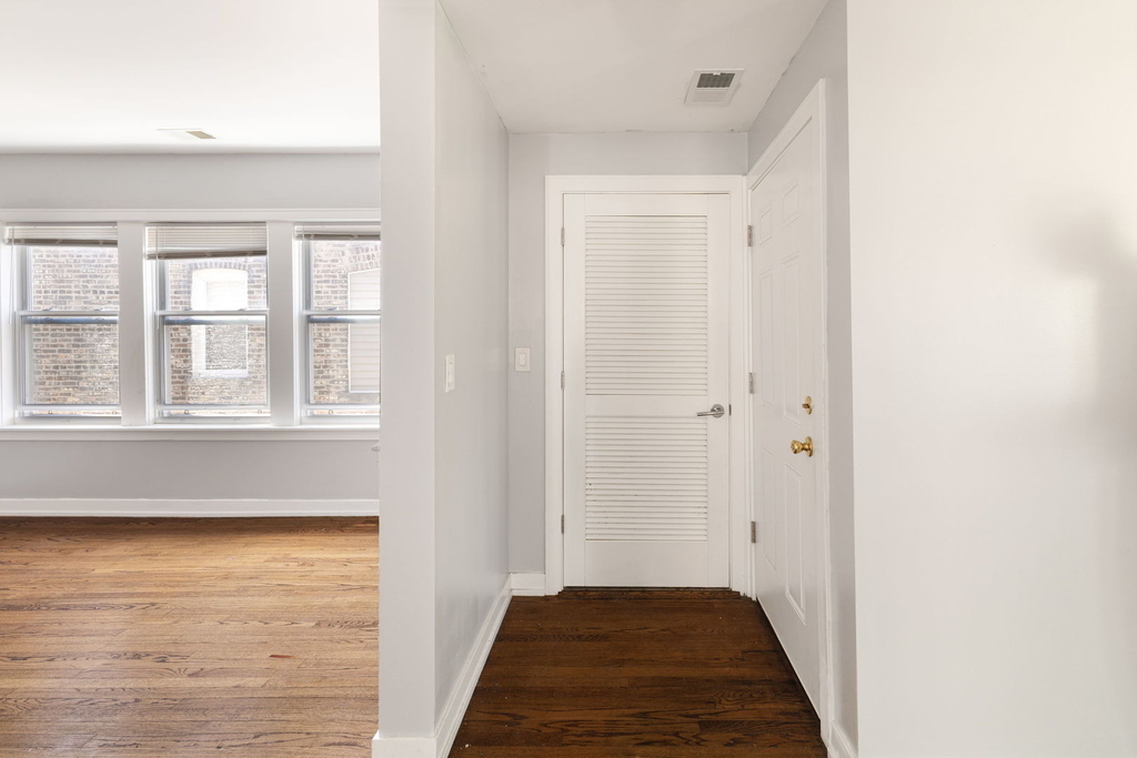 8139 S Sangamon Street - Photo 2
