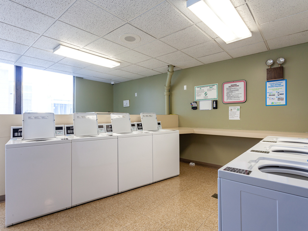 233 E Erie Street - Photo 12