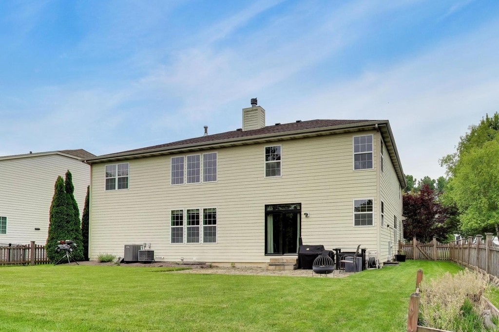 18768 W Highfield Drive - Photo 54