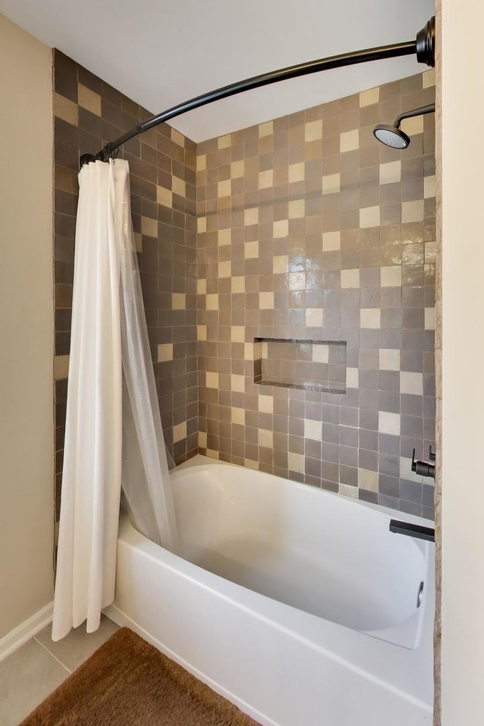 18768 W Highfield Drive - Photo 38