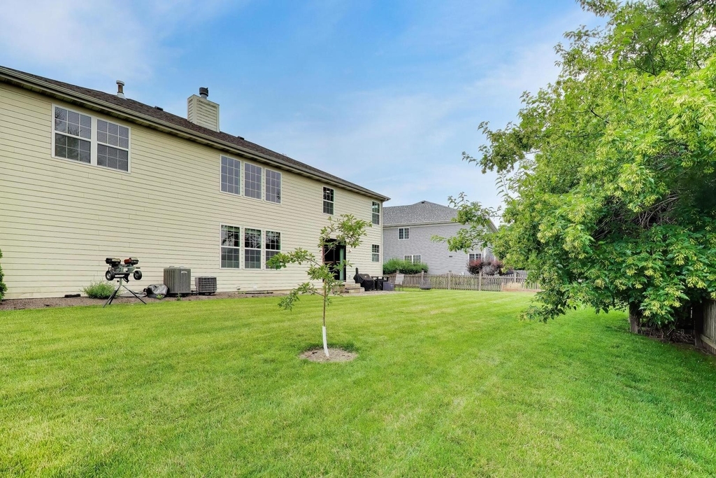 18768 W Highfield Drive - Photo 58
