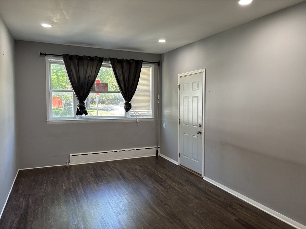 3053 N Elbridge Avenue - Photo 18