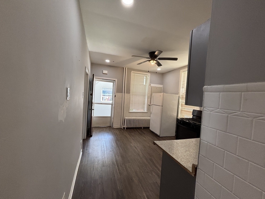 3053 N Elbridge Avenue - Photo 9