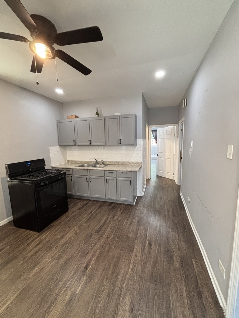 3053 N Elbridge Avenue - Photo 2
