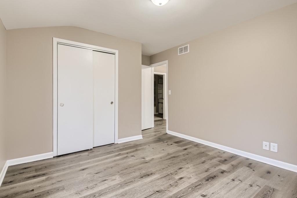 120 Roberts Road - Photo 11