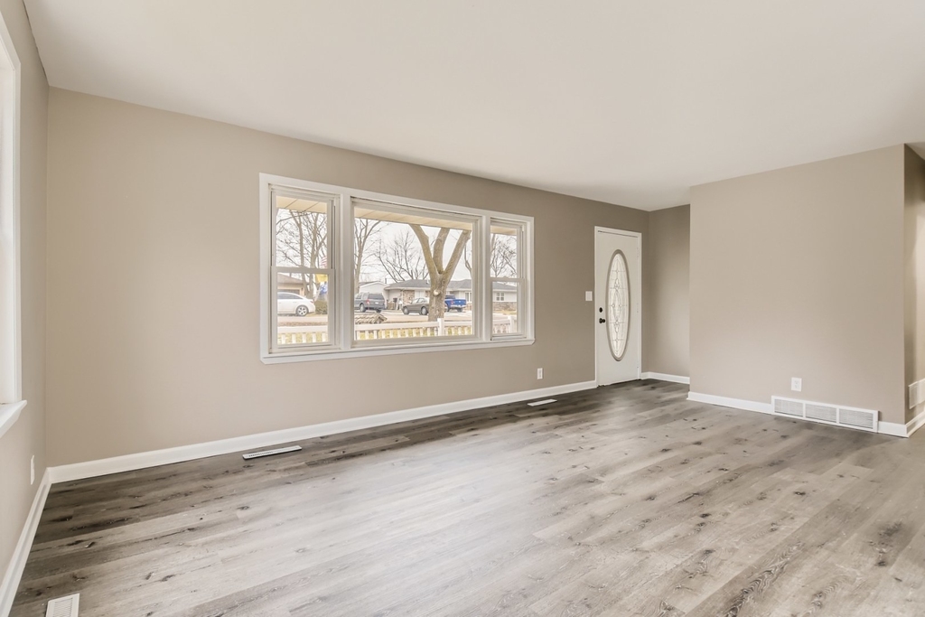 120 Roberts Road - Photo 3