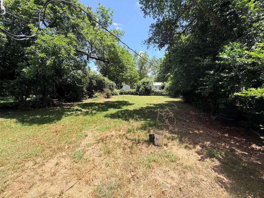 902 E Stone Street - Photo 10