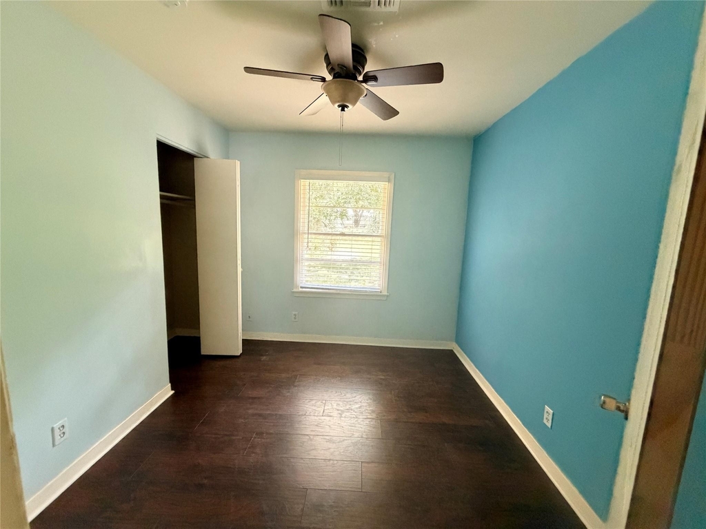 902 E Stone Street - Photo 7