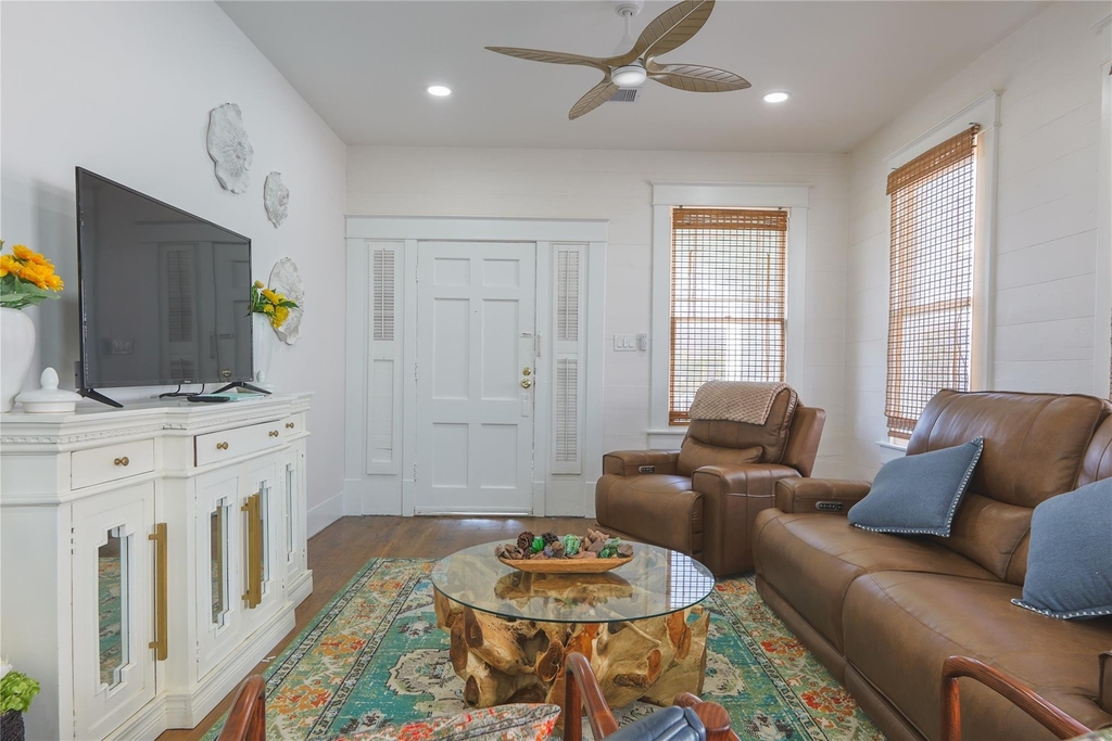 2912 Avenue R - Photo 6