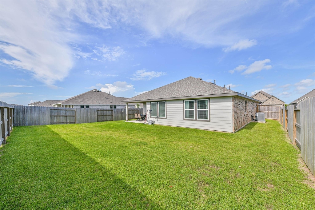 2621 Mackinac Bay Drive - Photo 4