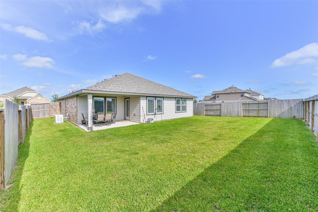 2621 Mackinac Bay Drive - Photo 3