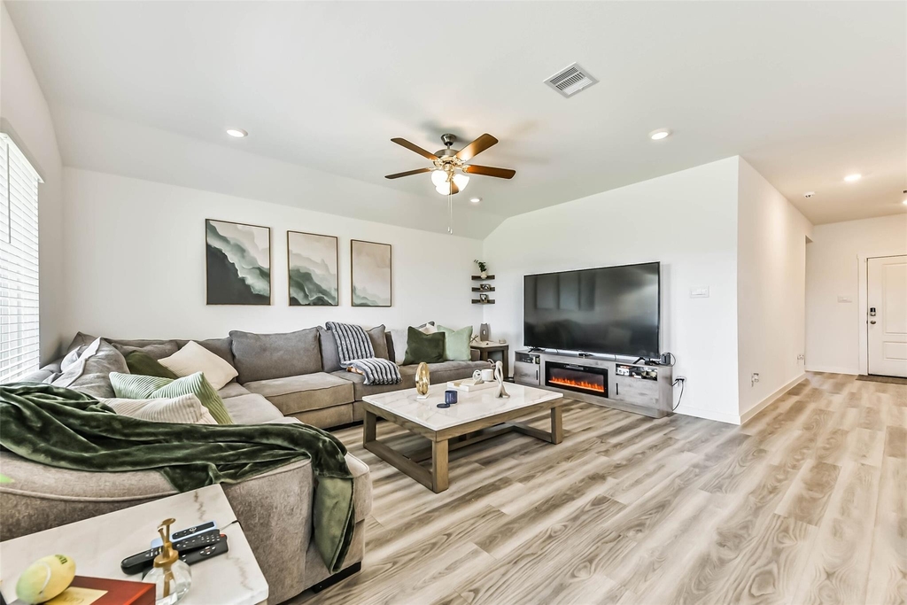 2621 Mackinac Bay Drive - Photo 8