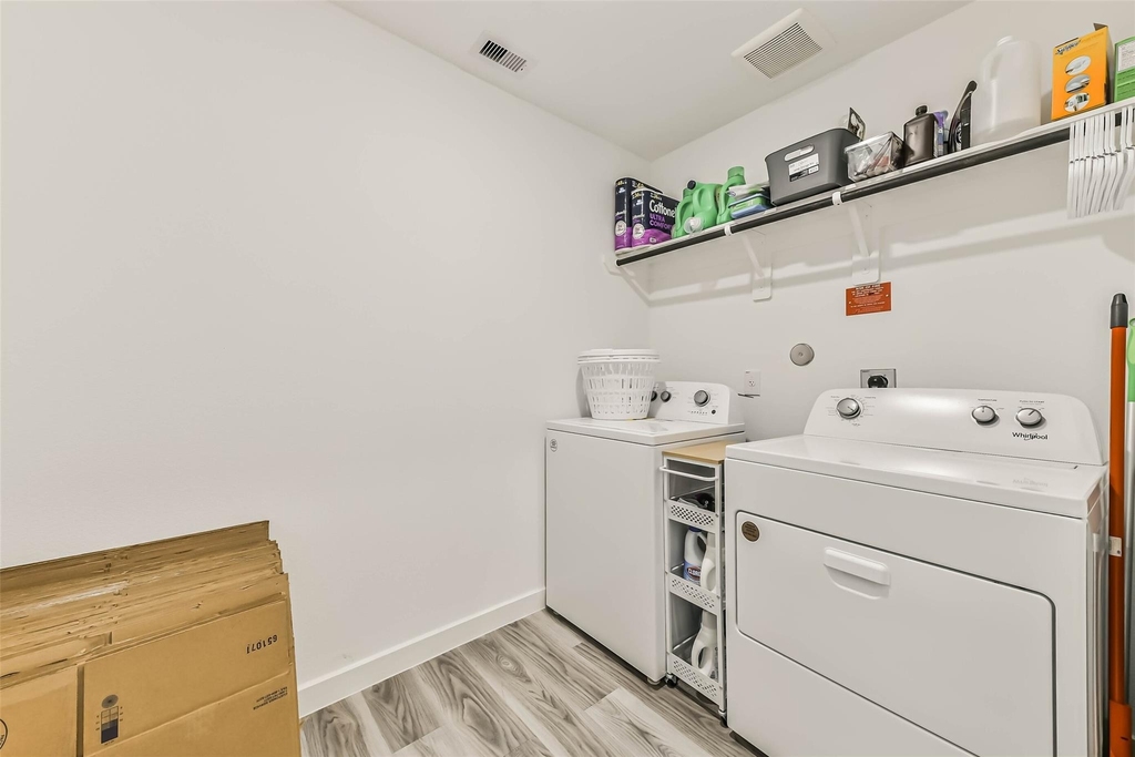 2621 Mackinac Bay Drive - Photo 29