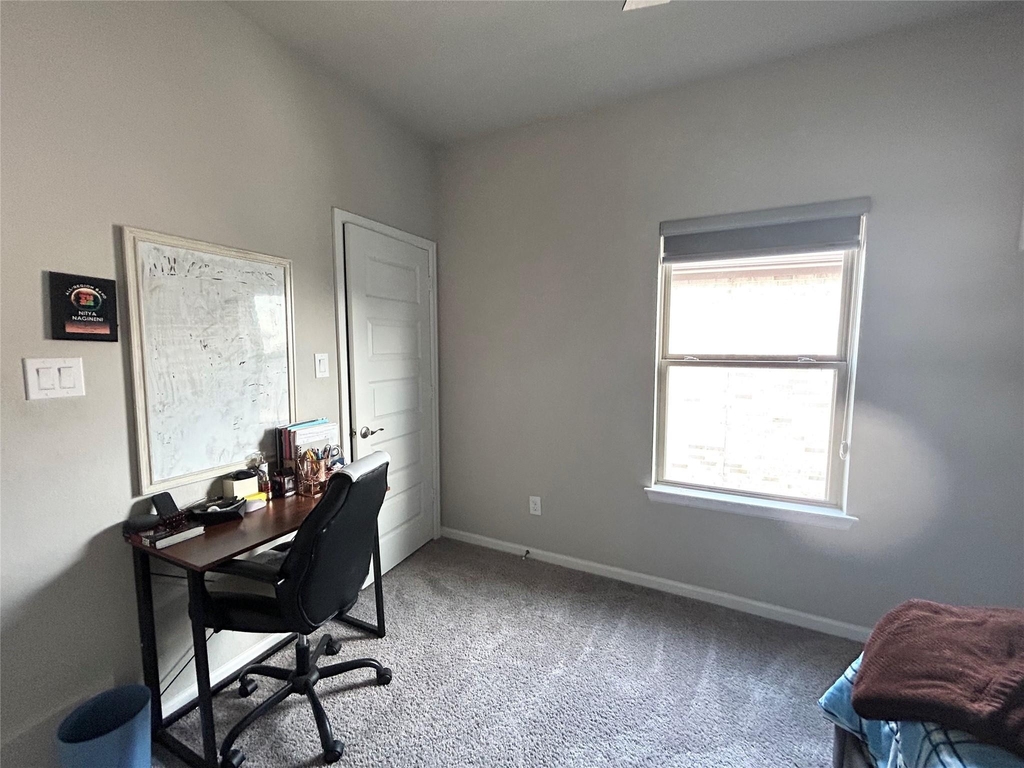 18531 Wolf Mountain Lane - Photo 20