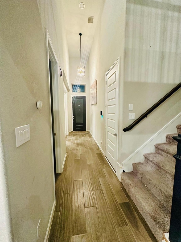 18531 Wolf Mountain Lane - Photo 3