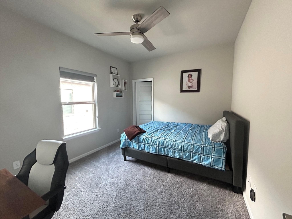 18531 Wolf Mountain Lane - Photo 19
