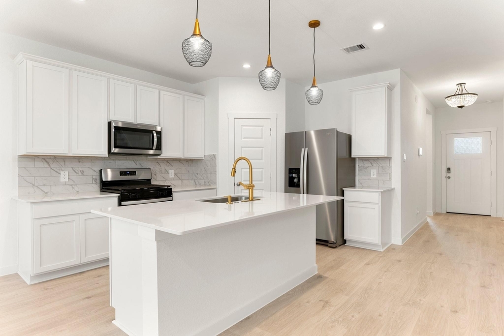 31730 Carlisle Cove Ct - Photo 4