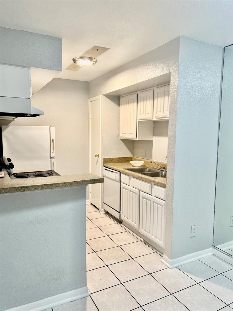 10202 Forum Park Drive - Photo 11
