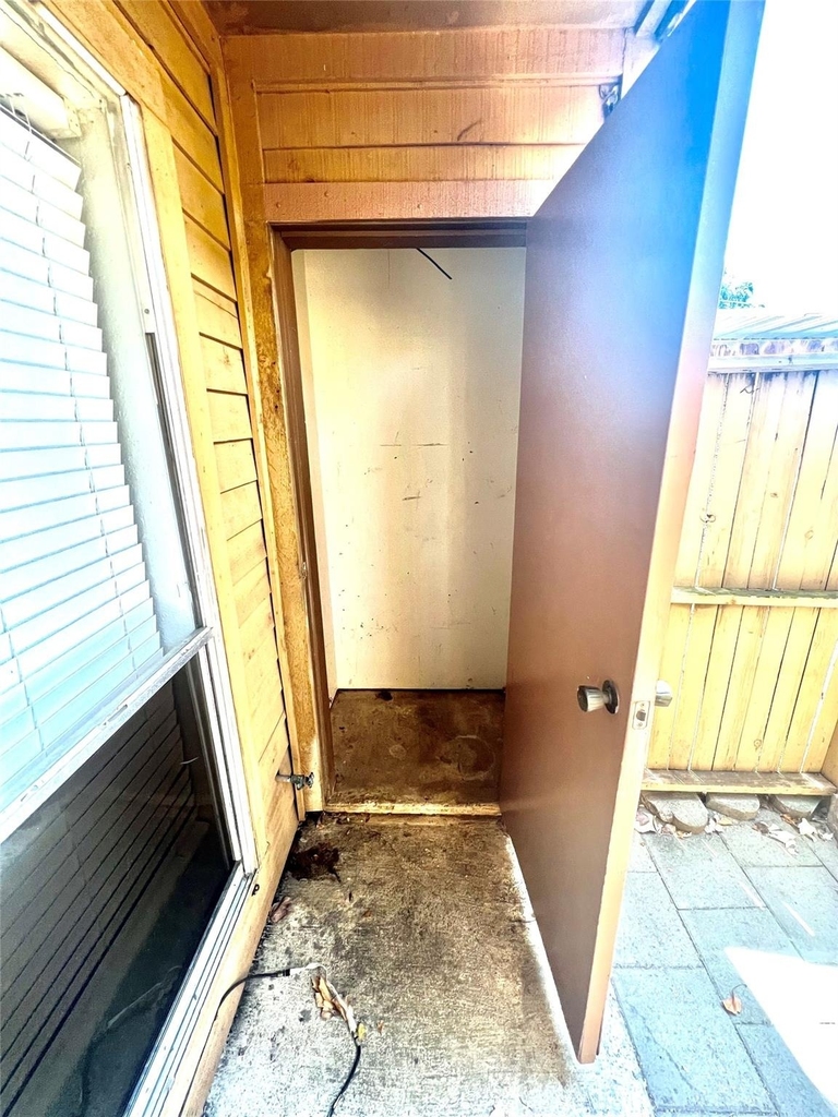 10202 Forum Park Drive - Photo 15