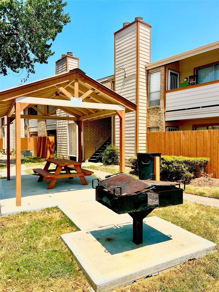 10202 Forum Park Drive - Photo 2