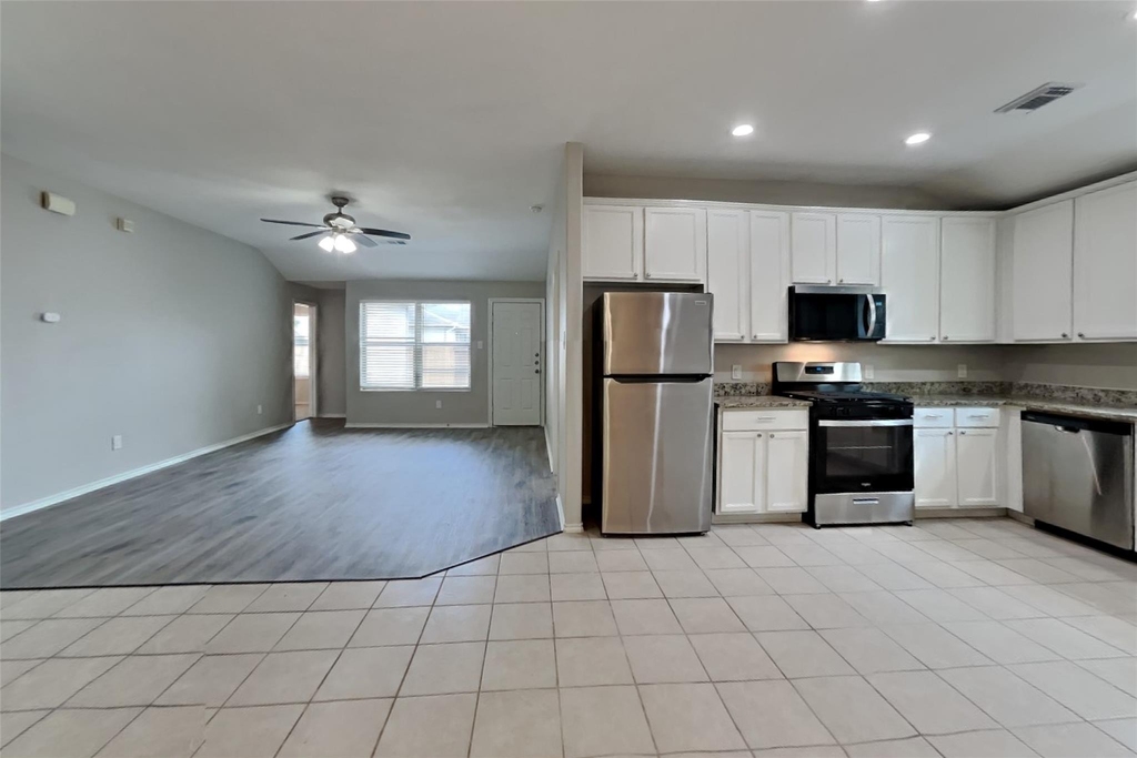 804 Lovebug Lane - Photo 4
