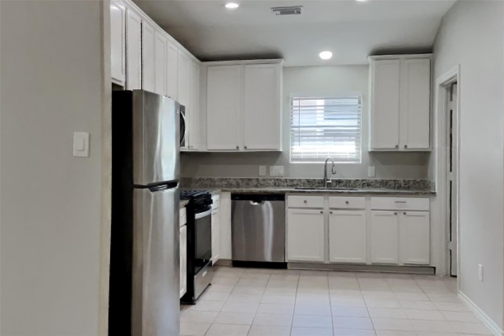 804 Lovebug Lane - Photo 3