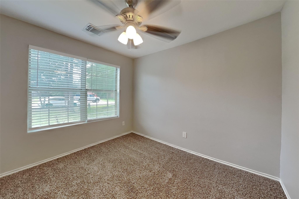804 Lovebug Lane - Photo 9