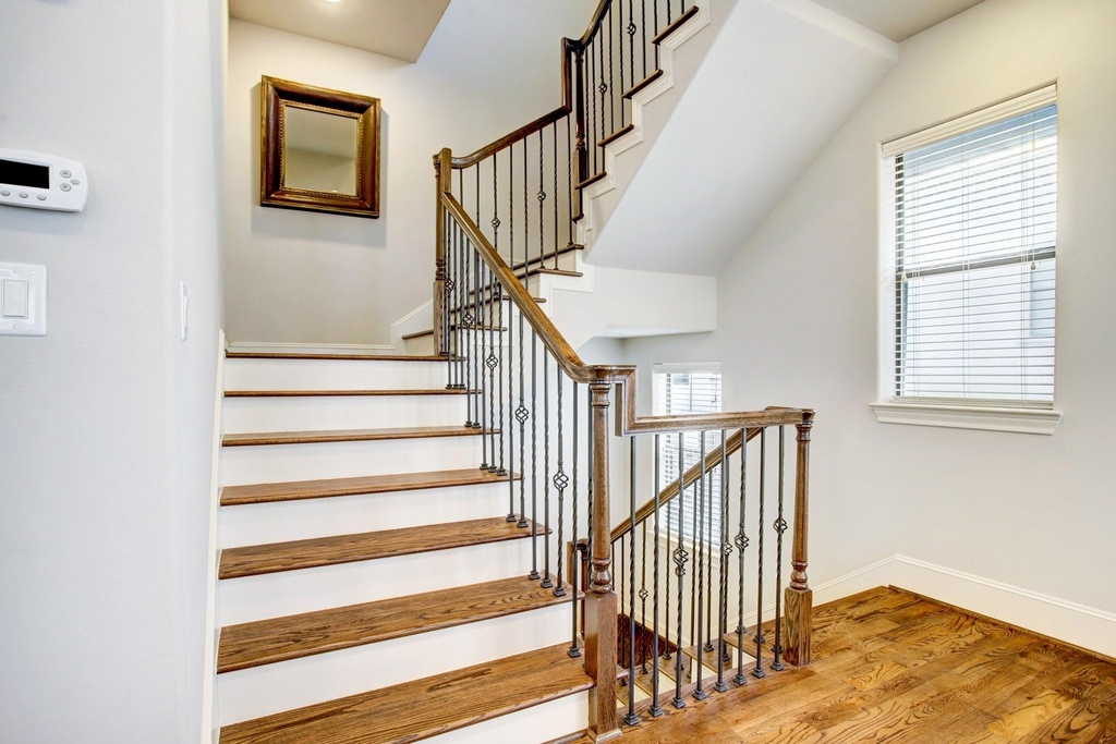 1851 Dart Street - Photo 10