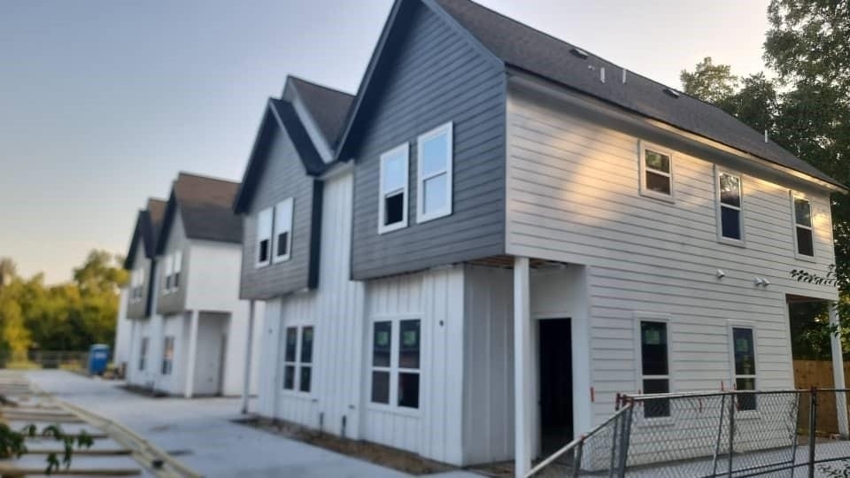 5126 Clover Street - Photo 3