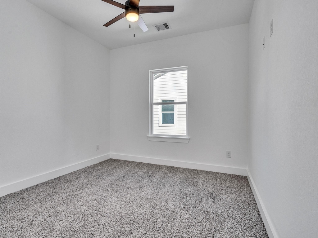 5126 Clover Street - Photo 16
