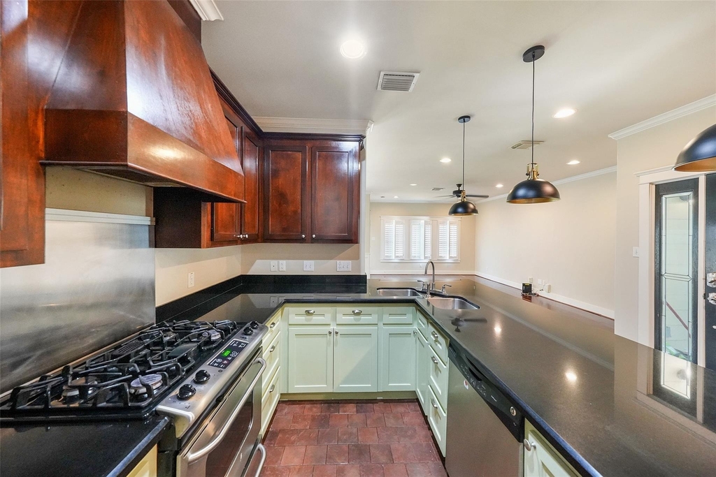 1317 Prince Street - Photo 11